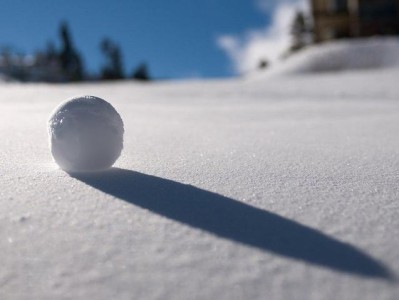 雪球效应助力光迅科技，创新驱动，点亮未来科技之光