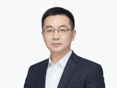 江毅，光迅科技的创新领航者，引领光通信行业新风尚