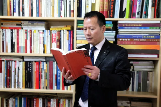 胡毅，光迅科技领军人物的智慧之光,第1张